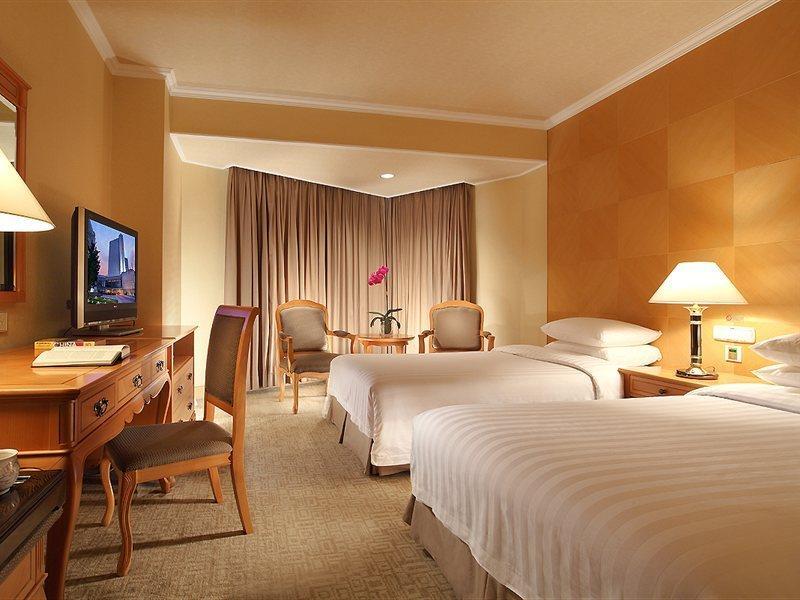 Beijing New Century Hotel Exterior photo